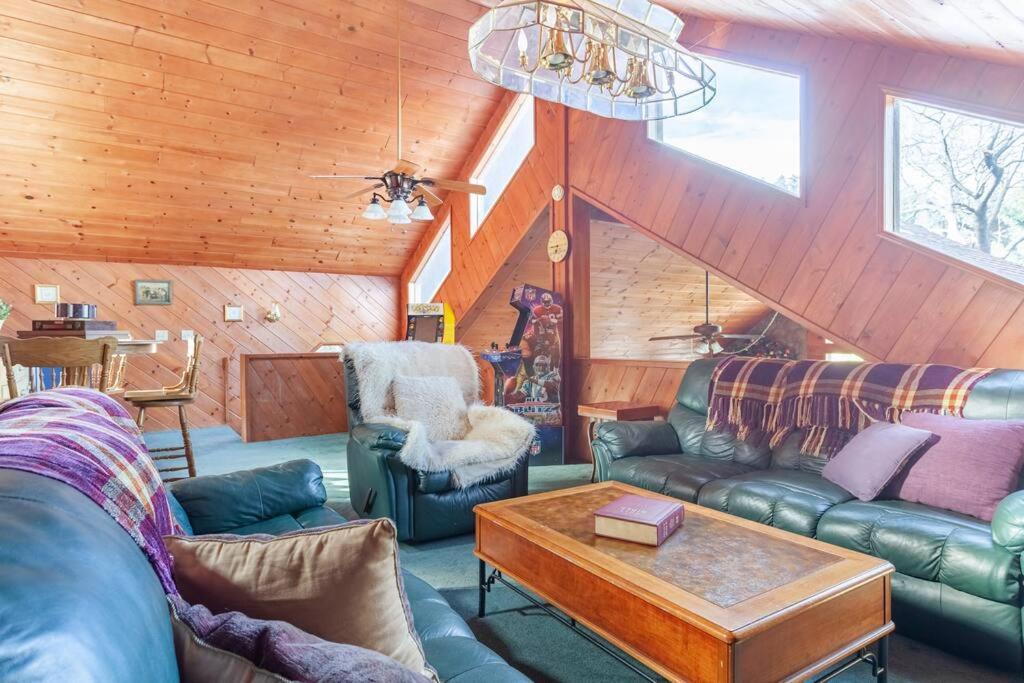 Lakeview 3-Story Winter Home Crestline Екстер'єр фото