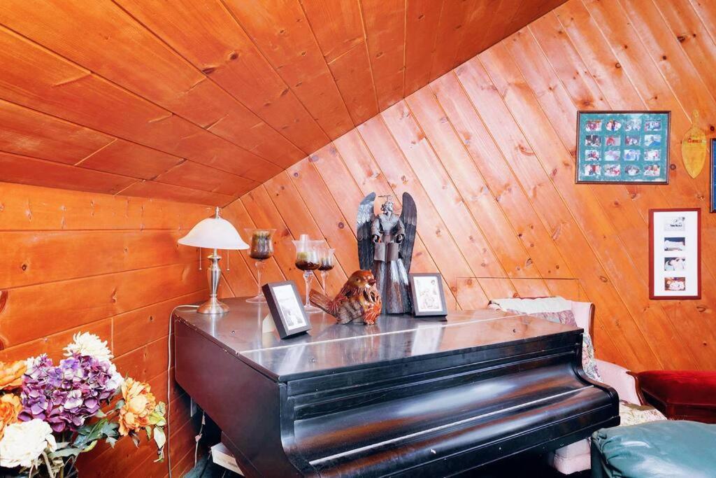 Lakeview 3-Story Winter Home Crestline Екстер'єр фото