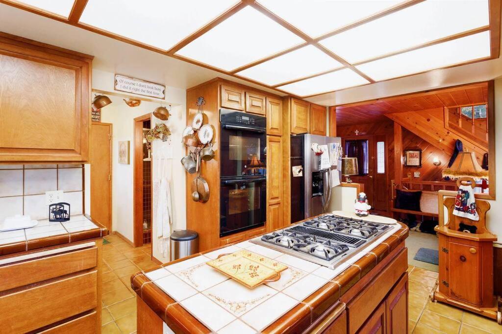 Lakeview 3-Story Winter Home Crestline Екстер'єр фото