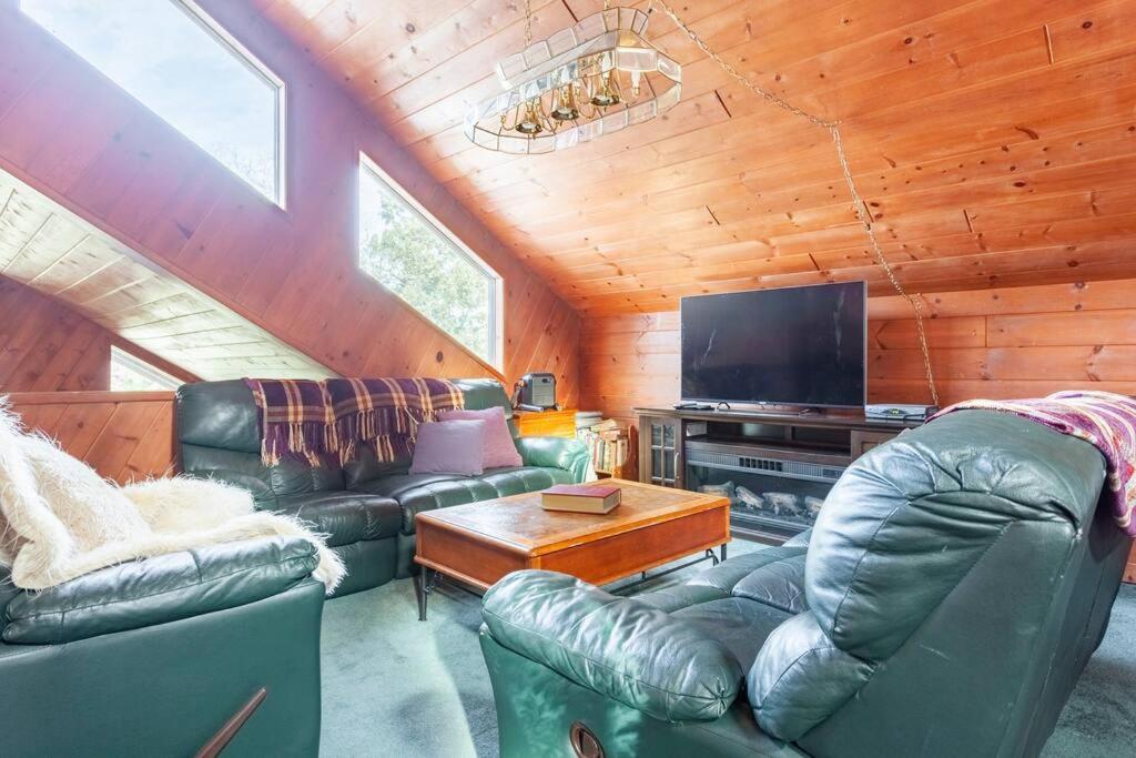 Lakeview 3-Story Winter Home Crestline Екстер'єр фото